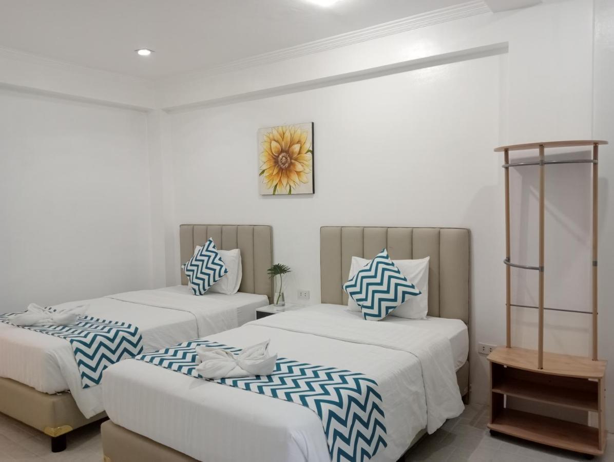 Manoc-Manoc Grand Blue Beach Hotel מראה חיצוני תמונה