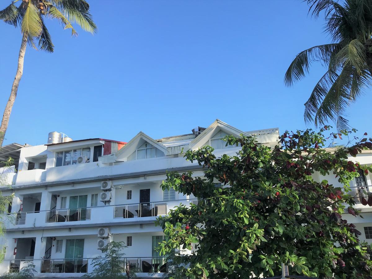 Manoc-Manoc Grand Blue Beach Hotel מראה חיצוני תמונה